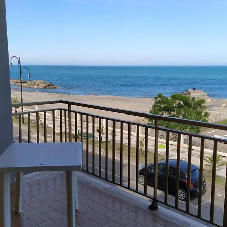 Casa vacanze Comfortable Holiday In With Balcony Cirò Marina